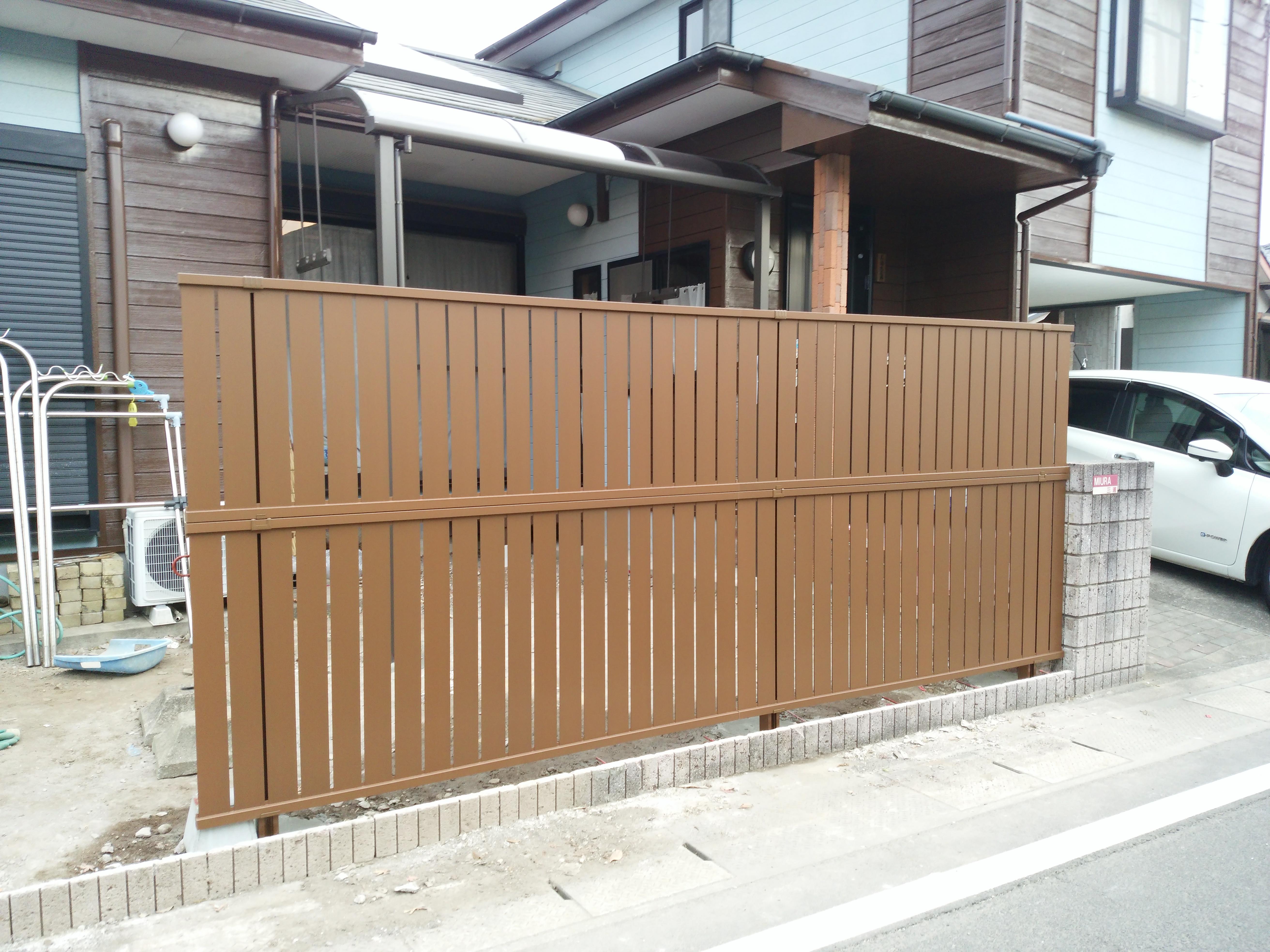 雲仙市国見町目隠しフェンス・テラス工事しました。