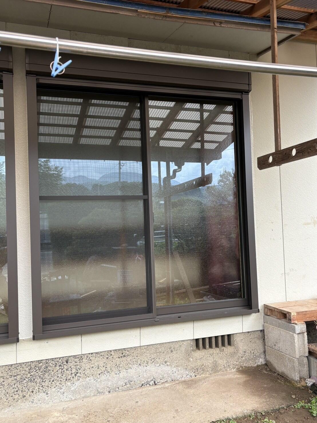 LIXIL　シャッター付引違いテラス窓